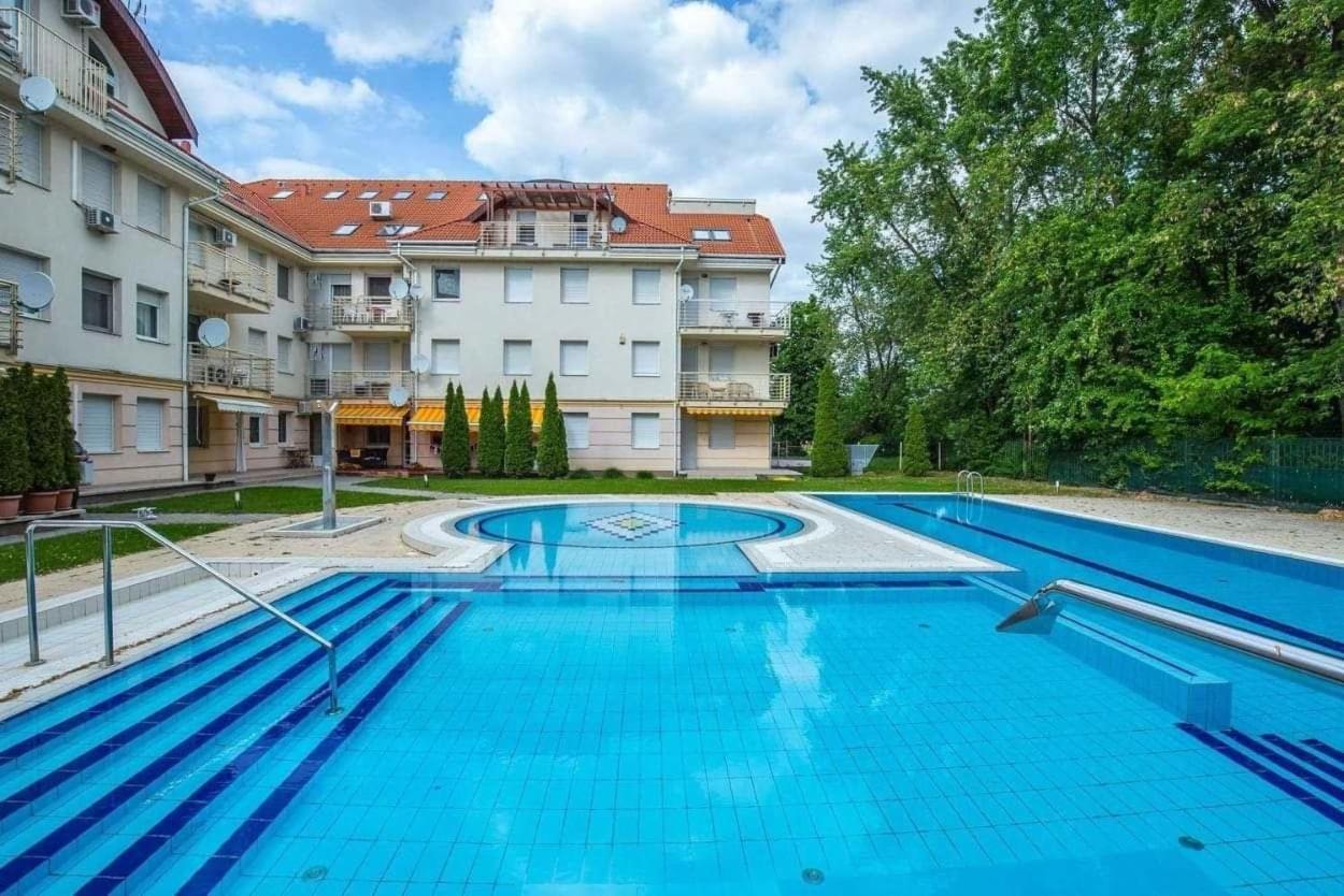 Oazis Wellness Apartman2 Hajduszoboszlo Ngoại thất bức ảnh