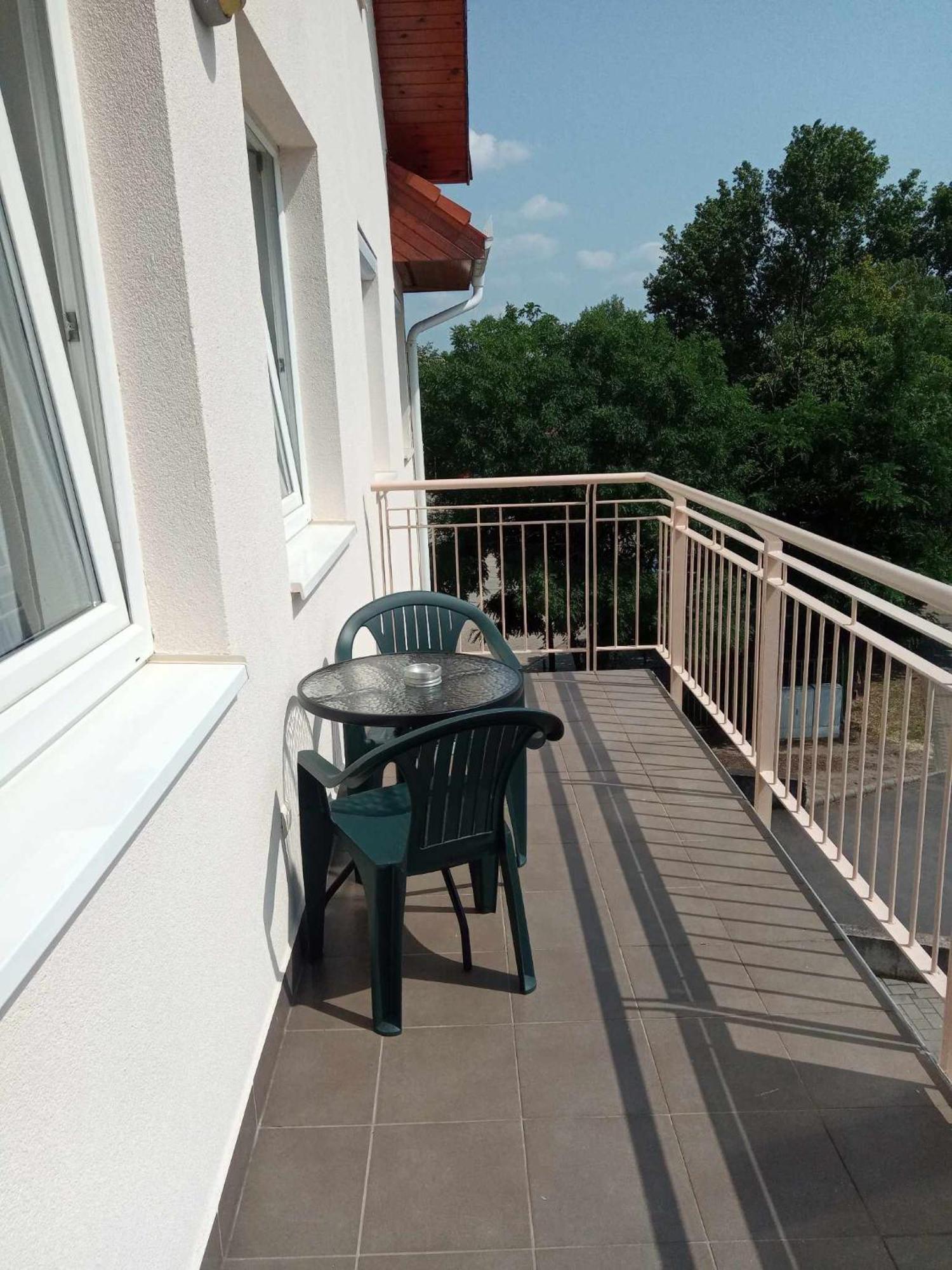 Oazis Wellness Apartman2 Hajduszoboszlo Ngoại thất bức ảnh