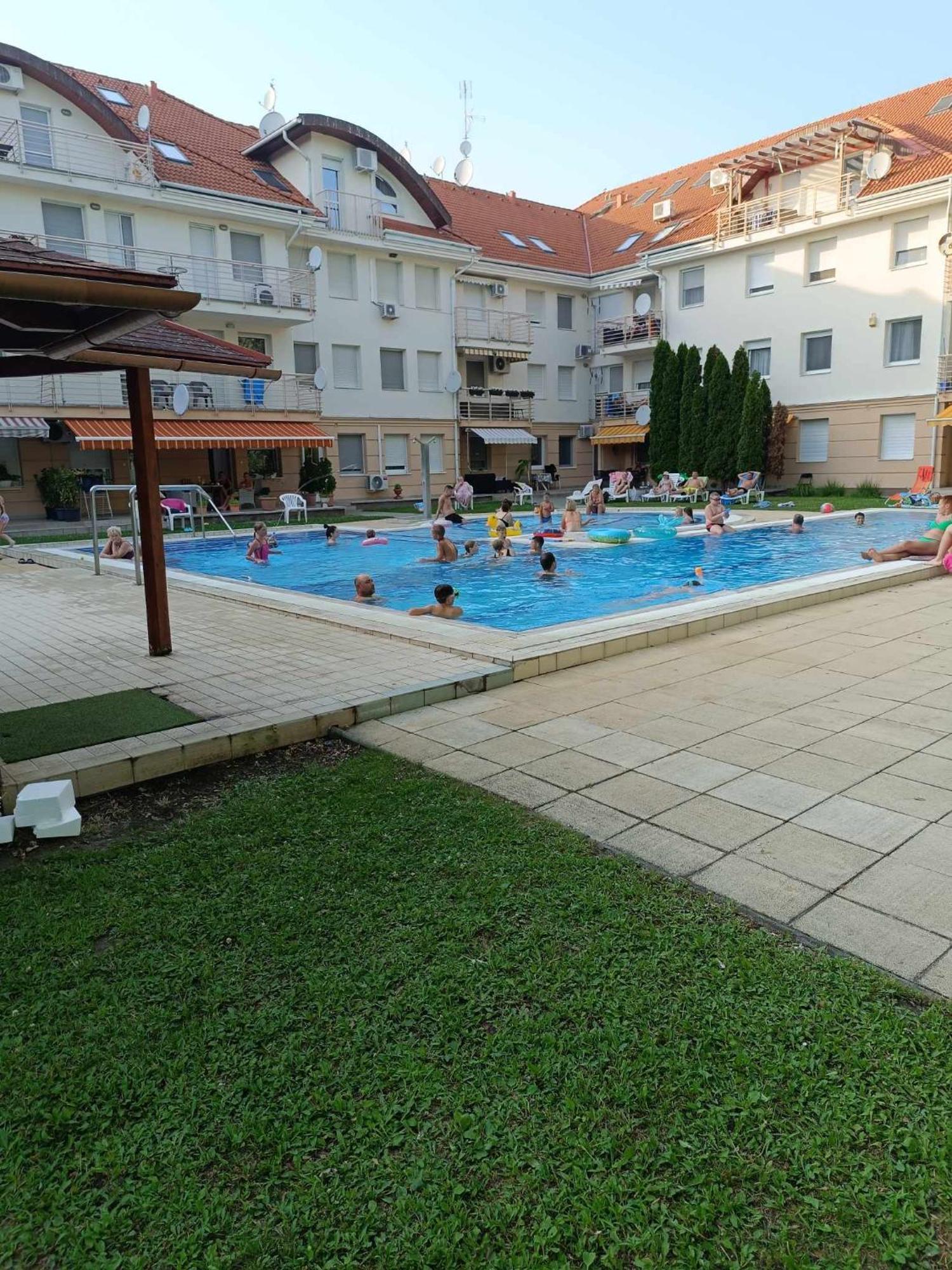 Oazis Wellness Apartman2 Hajduszoboszlo Ngoại thất bức ảnh