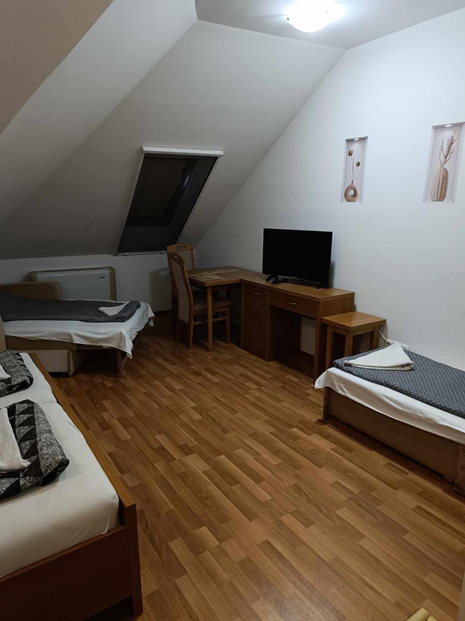 Oazis Wellness Apartman2 Hajduszoboszlo Phòng bức ảnh
