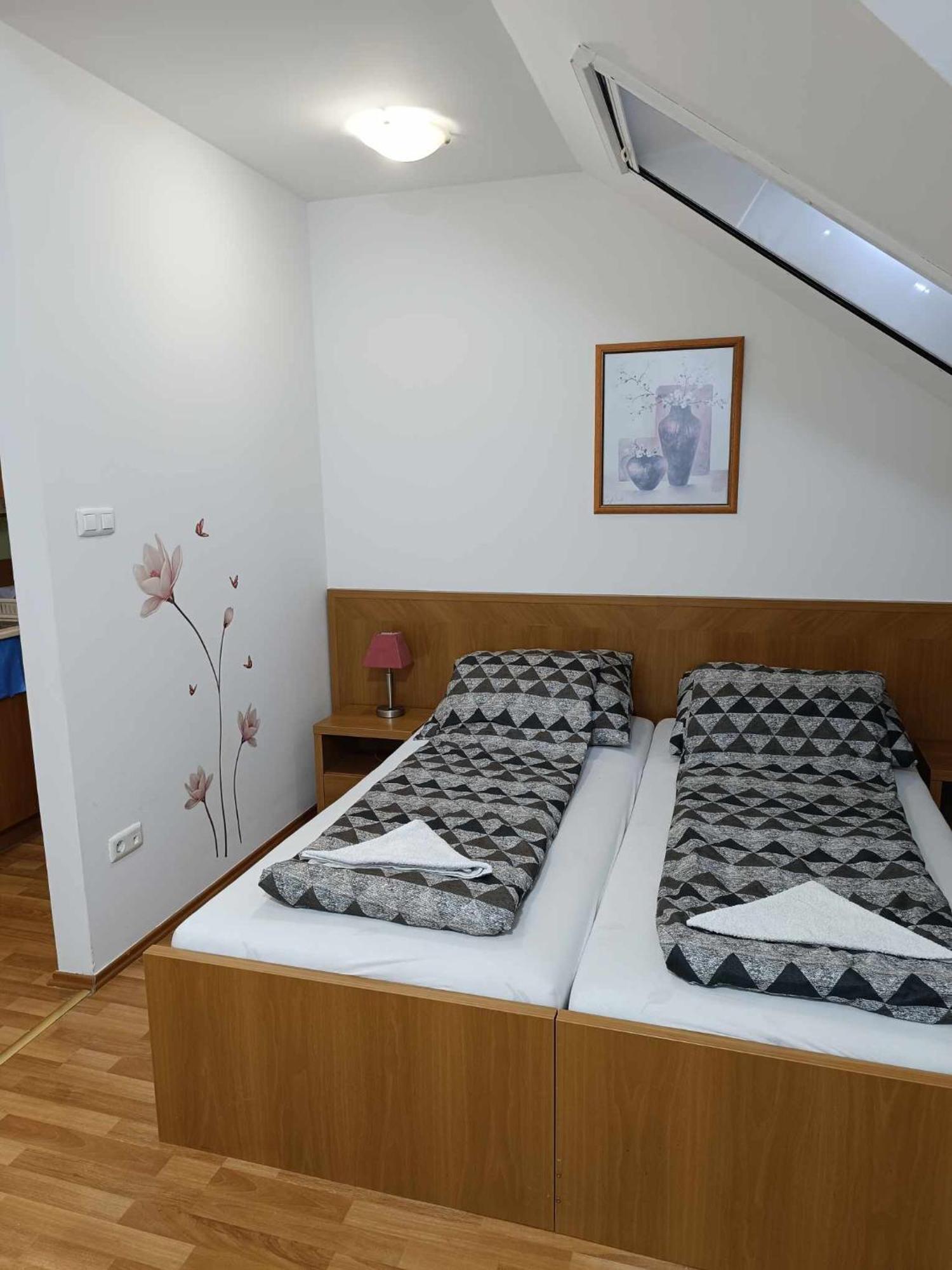 Oazis Wellness Apartman2 Hajduszoboszlo Phòng bức ảnh